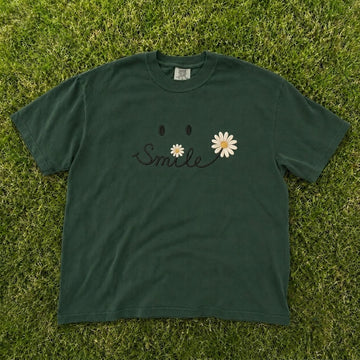 SMILE DAISY FLOWER SMILEY FACE HAPPY VIBES EMBROIDERED TEE CT-0066