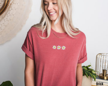 Embroidered Daisy Comfort Shirt: Wildflower Botanical Tee Son-0054