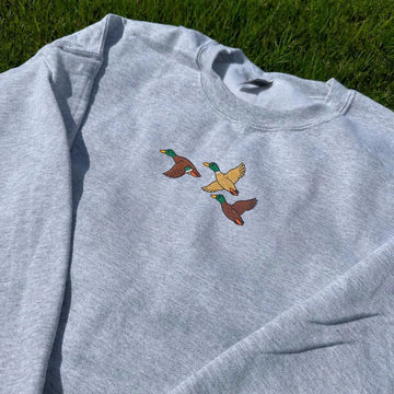 MINIMALIST FLYING DUCKS EMBROIDERED TEE TH-0027