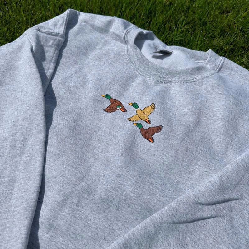 MINIMALIST FLYING DUCKS EMBROIDERED TEE TH-0027