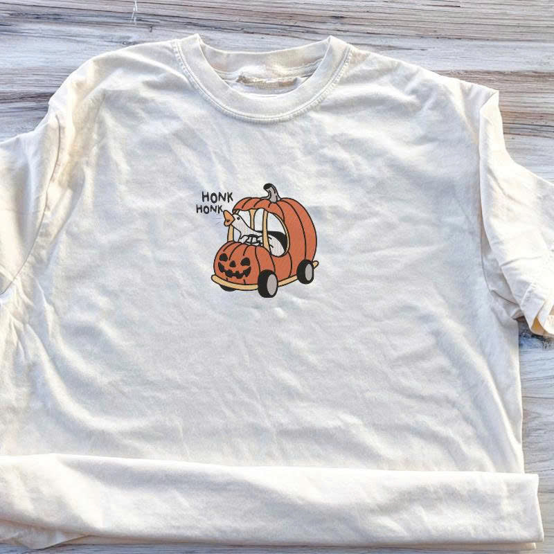 FUNNY GOOSE IN PUMPKIN CAR EMBROIDERED TEE TH-0029