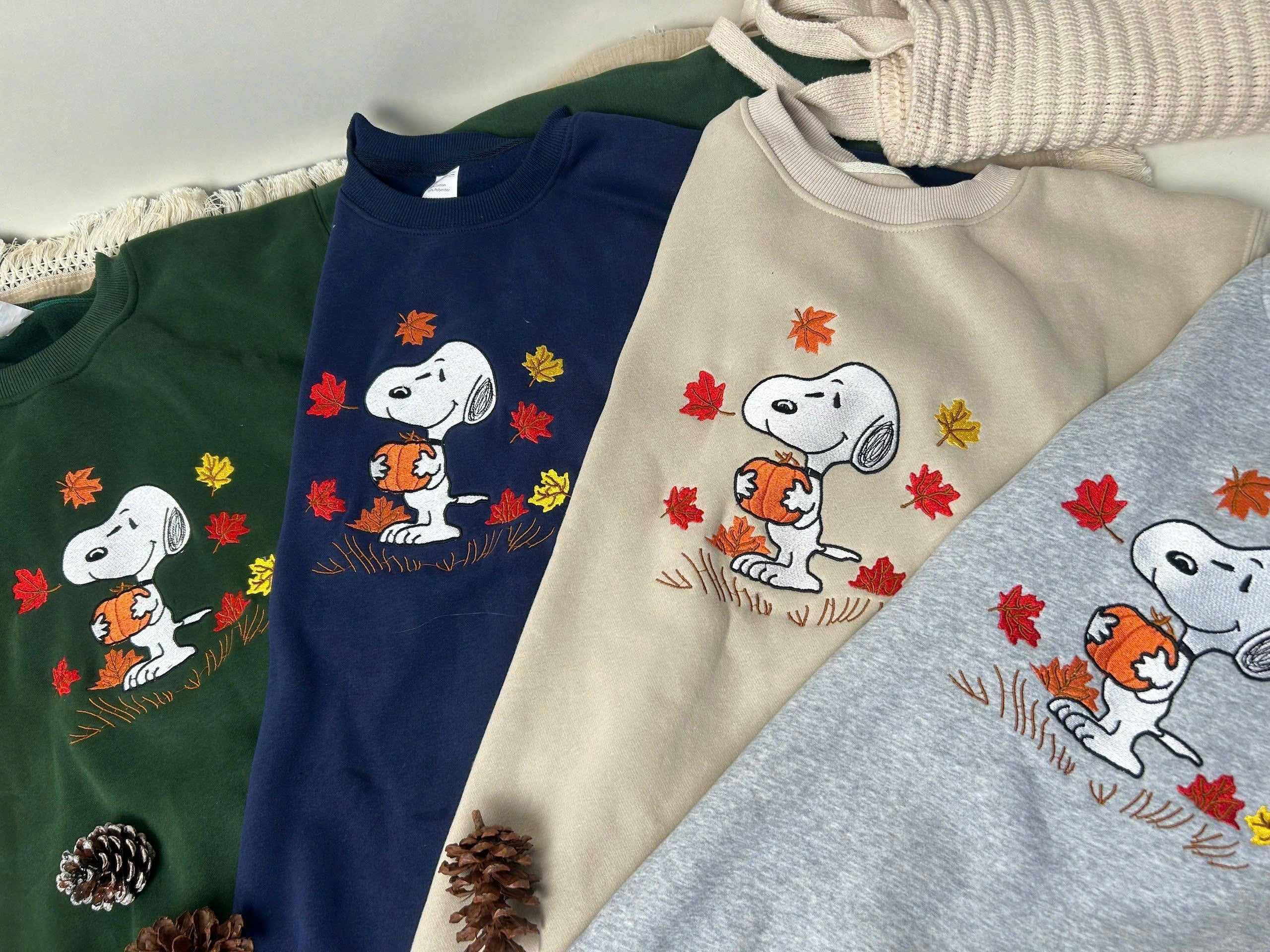CUTE DOG EMBROIDERED SWEATSHIRT, CUTE DOG SWEATSHIRT, FALL SWEATSHIRT, CREWNECK PUMPKIN, HALLOWEEN GIFT, COZY FALL AESTHETIC PH-0083