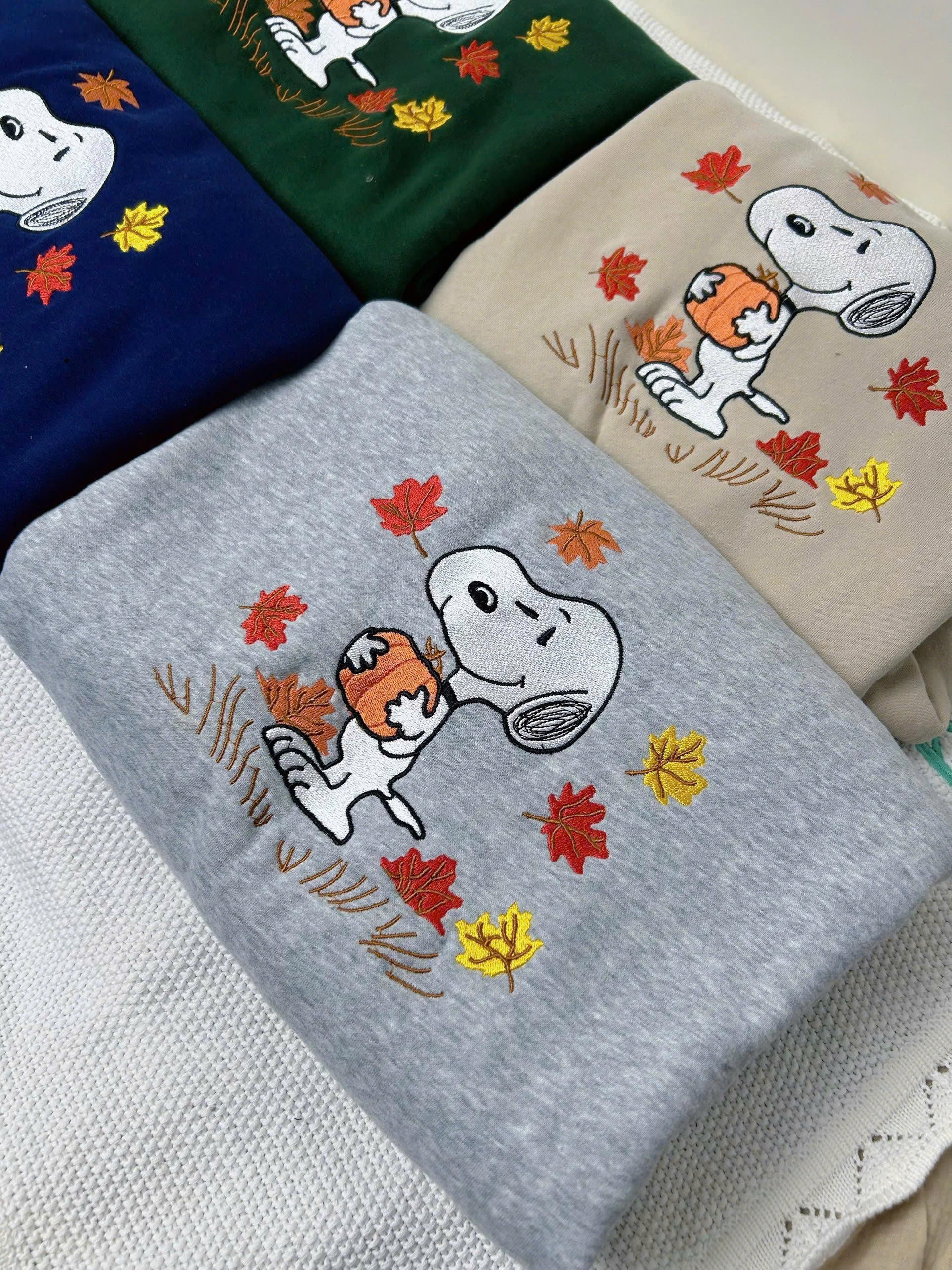 CUTE DOG EMBROIDERED SWEATSHIRT, CUTE DOG SWEATSHIRT, FALL SWEATSHIRT, CREWNECK PUMPKIN, HALLOWEEN GIFT, COZY FALL AESTHETIC PH-0083