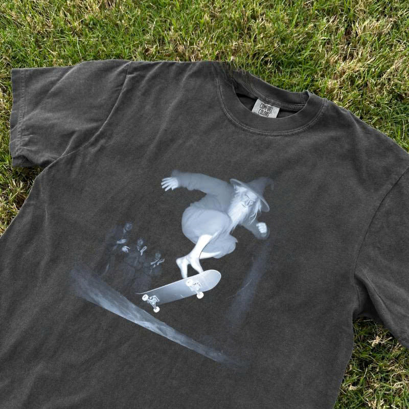 SKATEBOARDING WITCH GRAPHIC T-SHIRT TH-0107