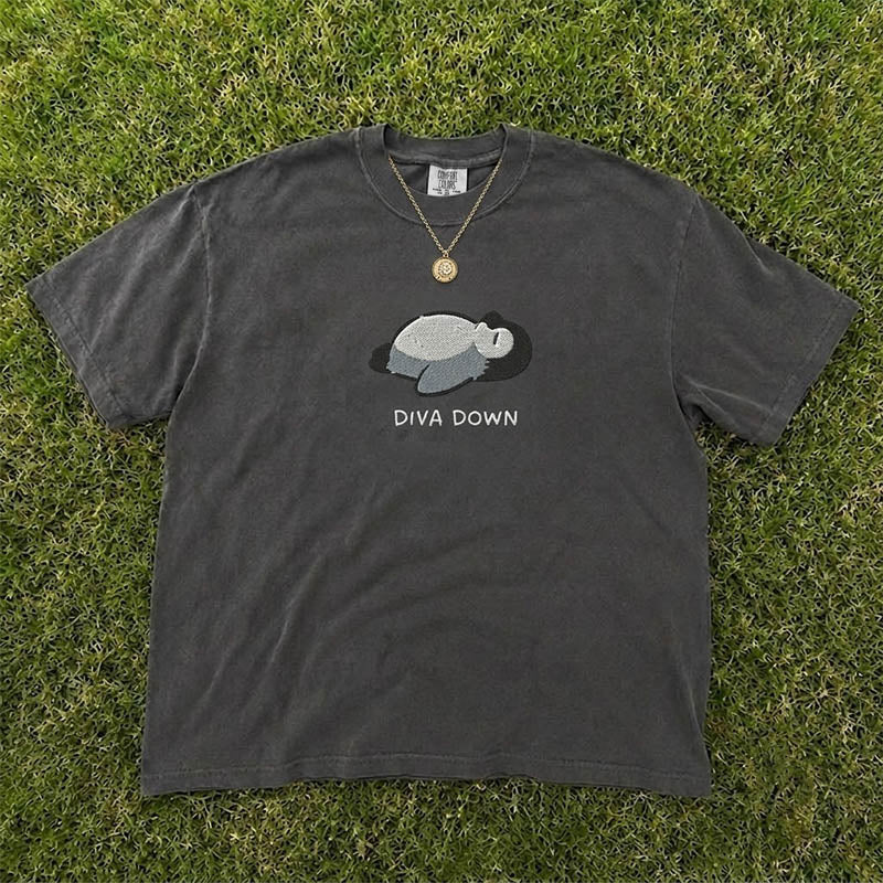 DIVA DOWN PENGUIN EMBROIDERED TEE HHUE - 030
