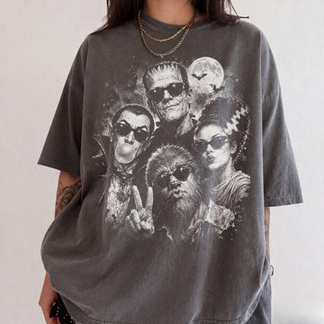 RETRO HALLOWEEN MONSTER SELFIE COMFORT COLORS SHIRT LL - 0269