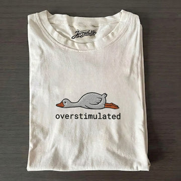 EMBROIDERED SILLY GOOSE OVERSTIMULATED TEE HHUE - 007
