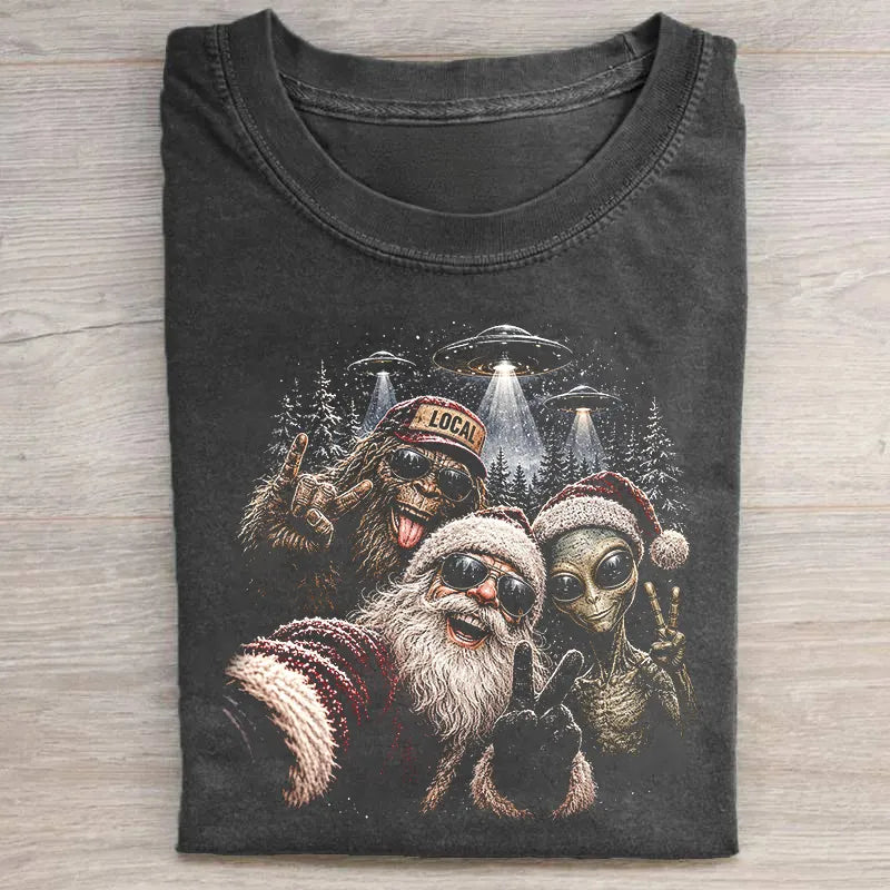 Funny Santa Christmas Santa Bigfoot Alien Selfie T-shirt - MT-0005