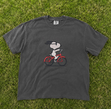EMBROIDERED RED BIKE BEAGLE TEE XIU-0042