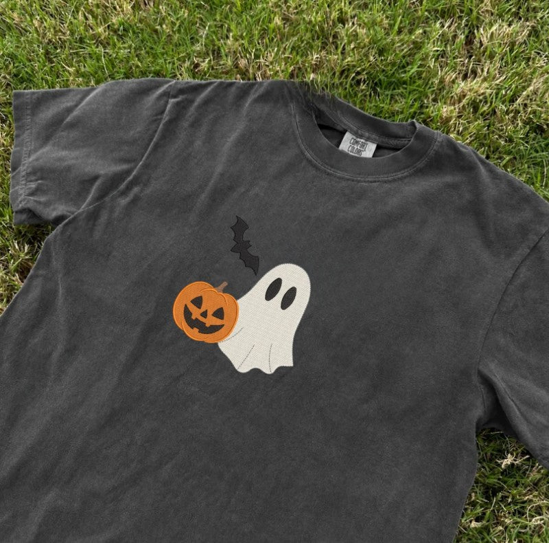 EMBROIDERED CELEBRATION GHOST HALLOWEEN TEE XIU-0056