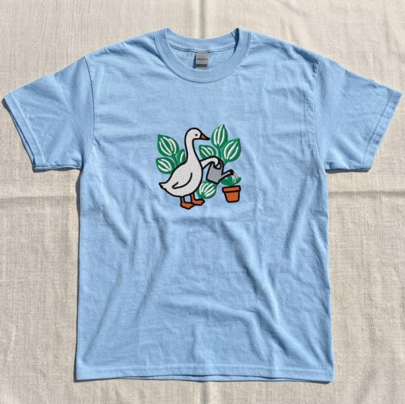 EMBROIDERED GOOSE PLANT LOVER TEE XIU-0066