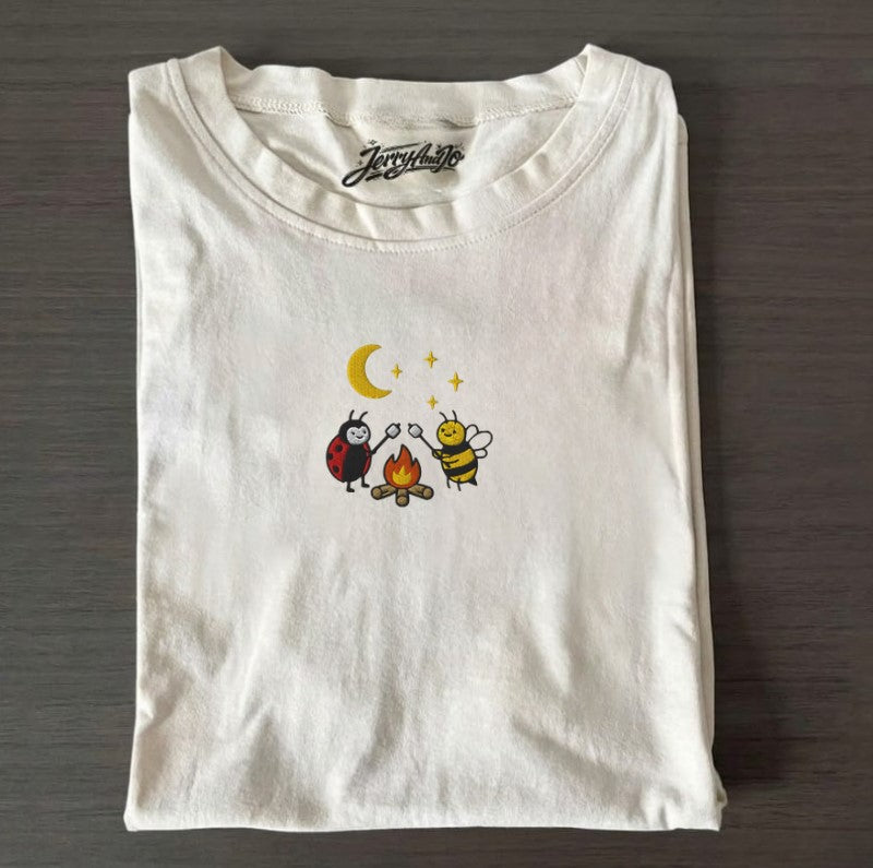 ENBROIDERED BEE & LADYBUG CAMPFIRE TEE XIU-0007