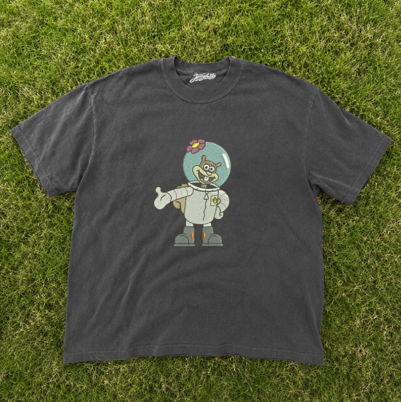 EMBROIDERED SANDY CHEEKS TEE XIU-0075