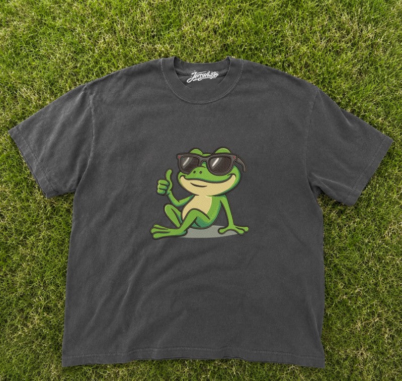 EMBROIDERED FROG WITH SUNGLASSES TEE XIU-0081