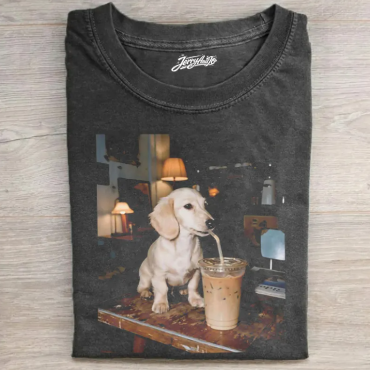 DACHSHUND DRINKING ICED COFFEE T-SHIRT TR-00207