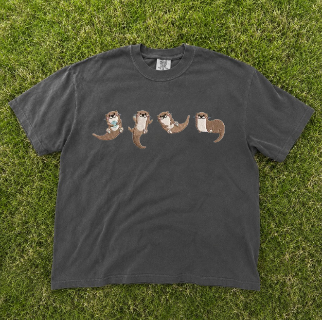 SEA OTTER HOLDING SHELL EMBROIDERED TEE BN-00041