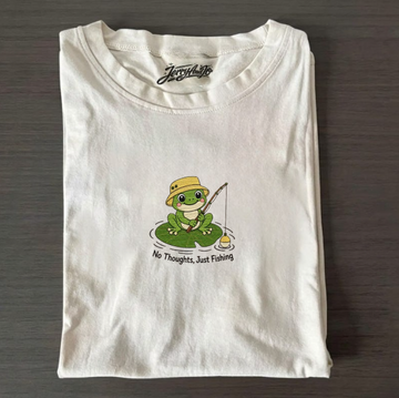 NO THOUGHTS JUST FISHING FROG EMBROIDERED TEE TR-0017