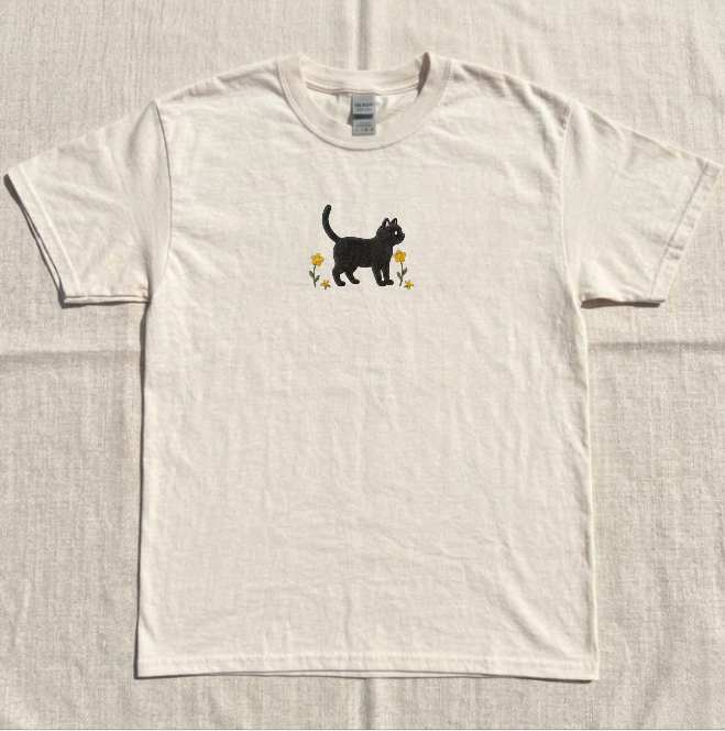 CUTE BLACK KITTY WILDFOWER EMBROIDERED TEE BN-00059