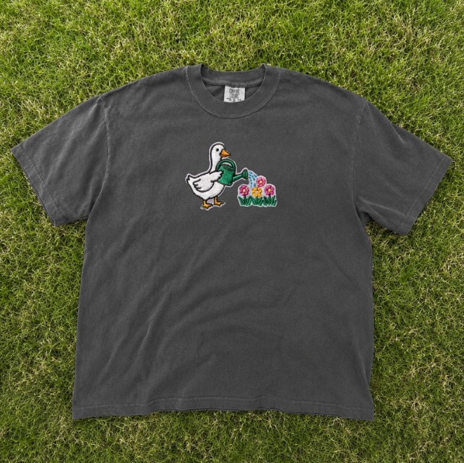 WATERING PLANT DUCK EMBROIDERED TEE BN-00061