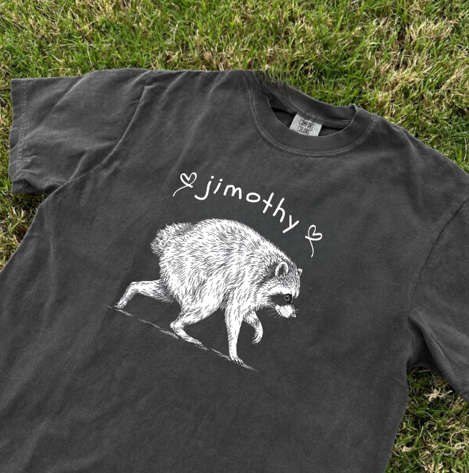 JIMOTHY RACCOON TEE, SEATTLE SPINE RACCOON GIFT, VIRAL ANIMAL MEME GRAPHIC TEE BN-00220