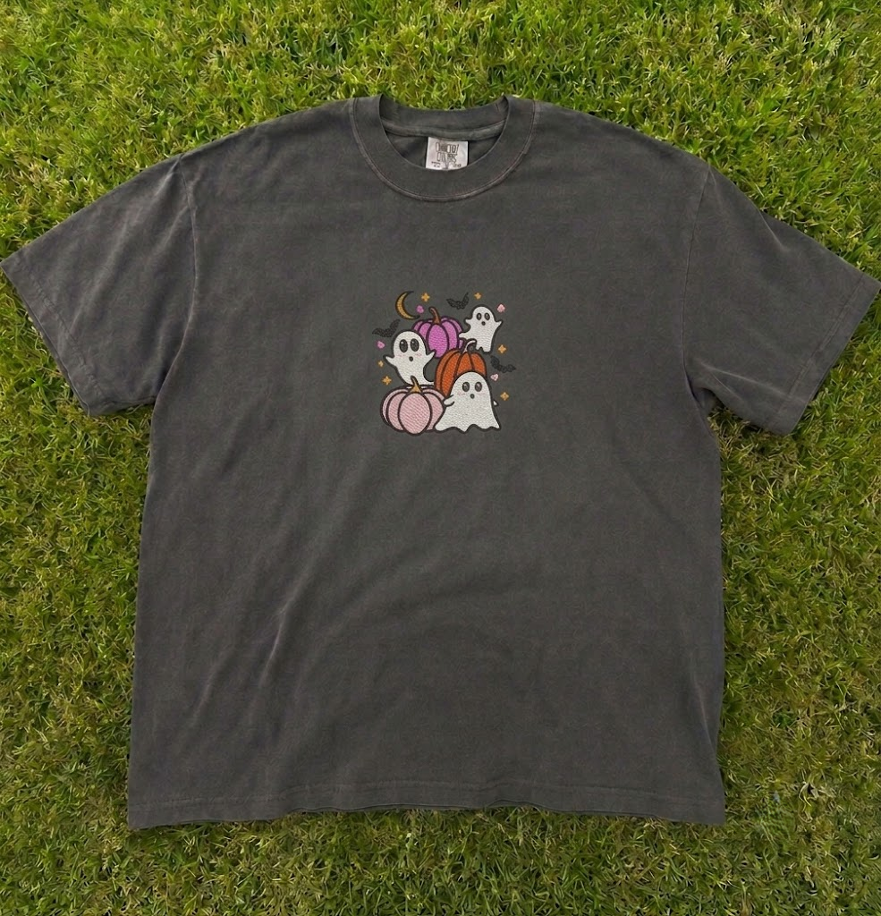VINTAGE THREE GHOST SPOOKY FALL EMBROIDERED TEE AV-0051