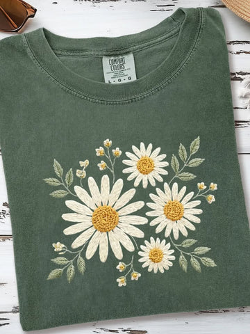 EMBROIDERED DAISY FLORAL COMFORT COLORS T-SHIRT COTTAGECORE BOTANICAL LL - 0057