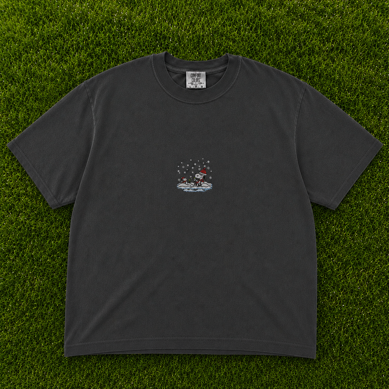 MINI WINTER SNOOPY EMBROIDERED CHEST TEE AV-0040