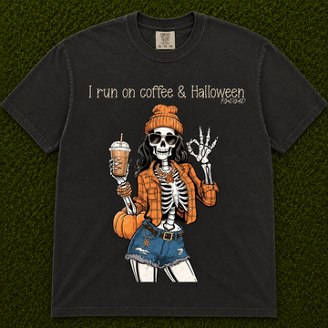 I RUN ON COFFEE & HALLOWEEN VINTAGE T-SHIRT AV-0094