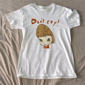 YOSHITOMO NARA “DON’T CRY” GIRL GRAPHIC T-SHIRT WHITE/S, CUTE MINIMAL CARTOON TEE BT-0080