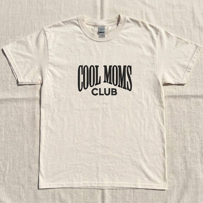 COOL MOMS CLUB EMBROIDERED TEE MC-0039