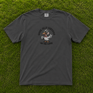 GOOSE CHARACTER FUN EMBROIDERED TEE AV-0059