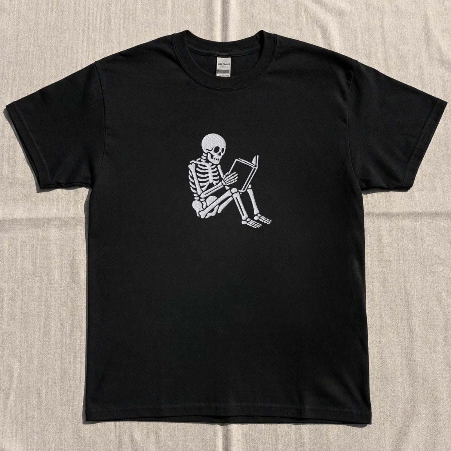SKELETON READING BOOK EMBROIDERED TEE NN-0056