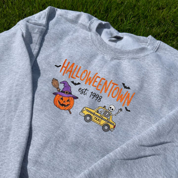 HALLOWEENTOWN PUMPKIN TAXI SKELETON EMBROIDERED TEE NN-0069