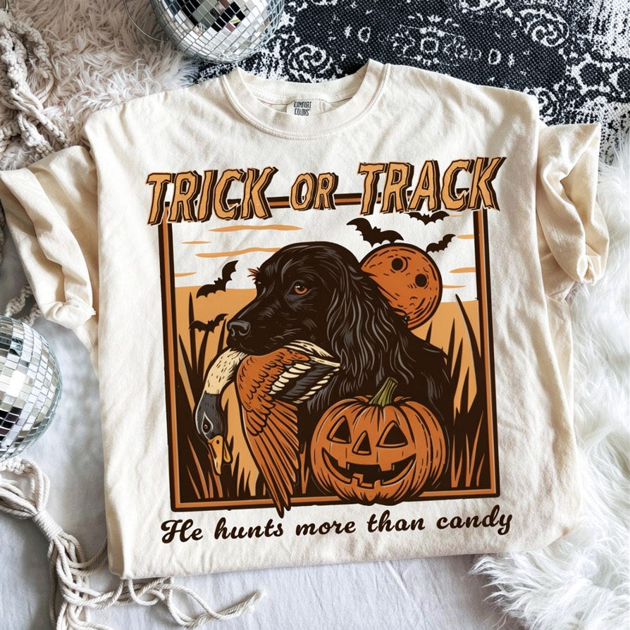 Trick or Track Hunting Dog Graphic T-shirt, Halloween Vibes B-00159